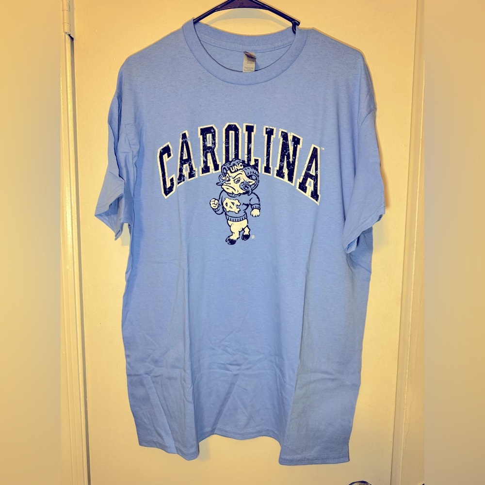 University of North Carolina Tarheels Shirt - Large